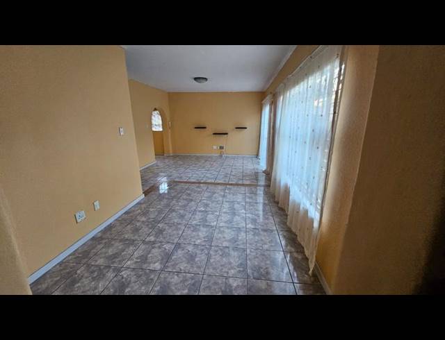 3 BEDROOM TOWNHOUSE FOR SALE IN BIRCHLEIGH NORTH